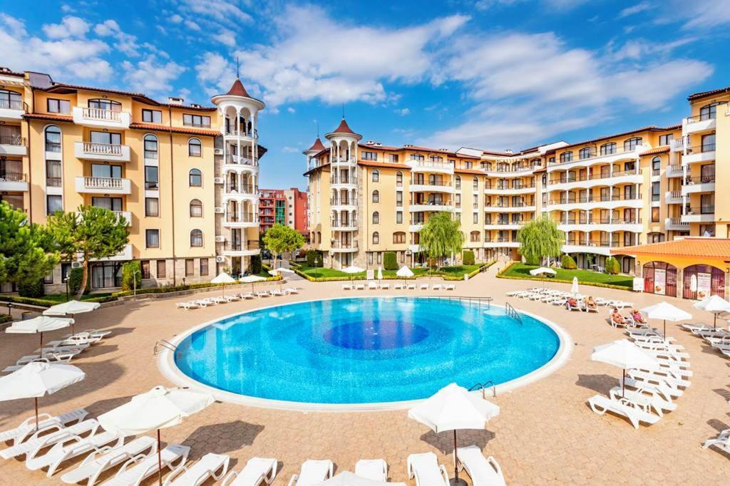 Holiday Apartcomplex Royal Sun Pantai Sunny Luaran gambar